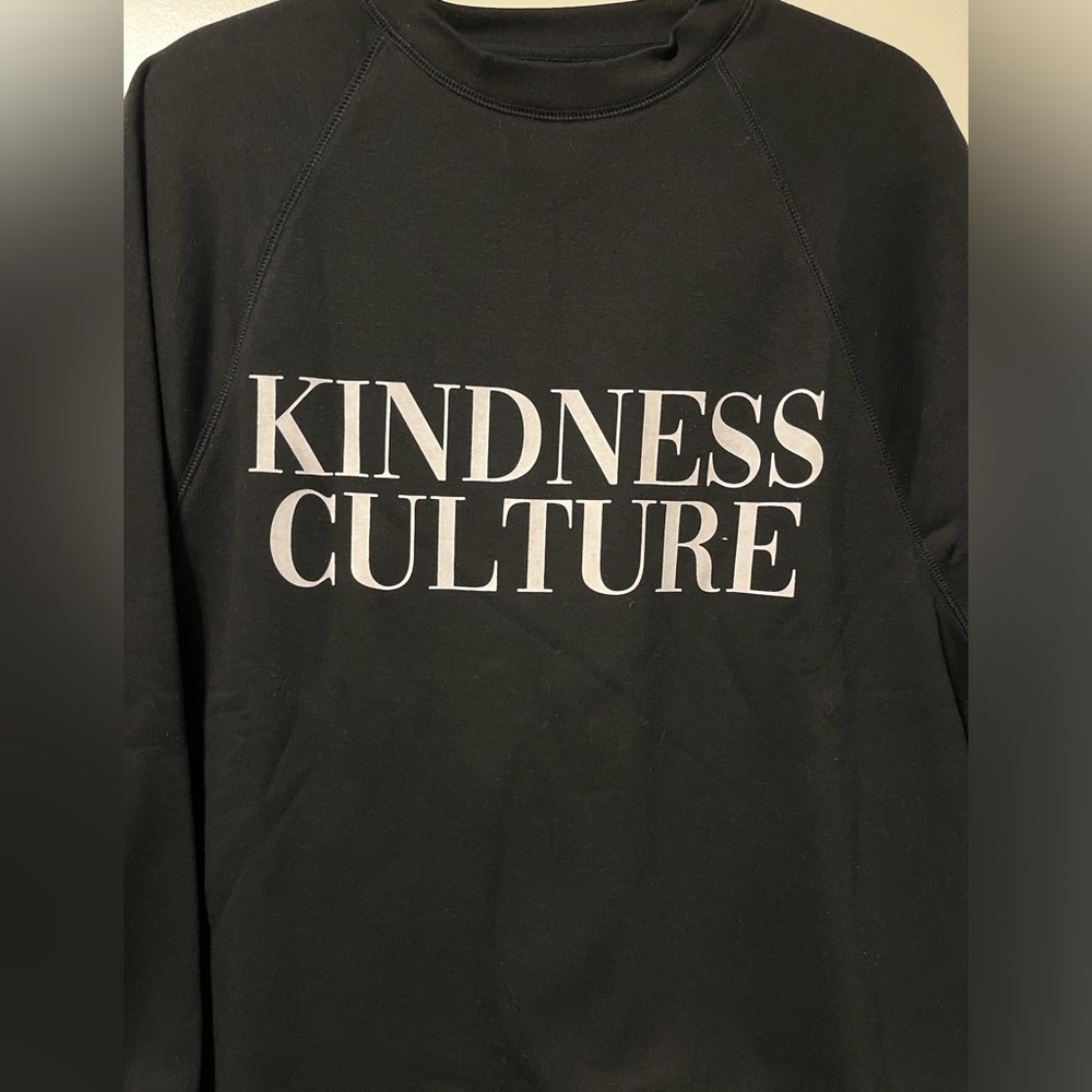 Brunette the Label KINDNESS CULTURE NYBF Crew - Picture 2 of 3